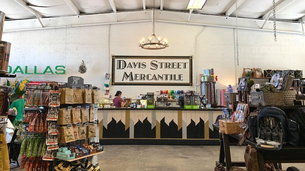 ダラスのベストストアに選ばれた お店 Davis Street Mercantile Excuse Me Dallas